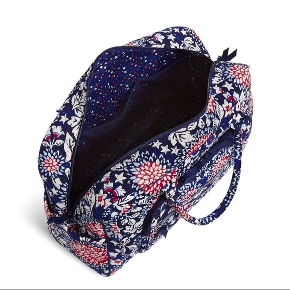 ✨ NWT Vera Bradley Weekender Floral Red & White Blossoms - Picture 3 of 7